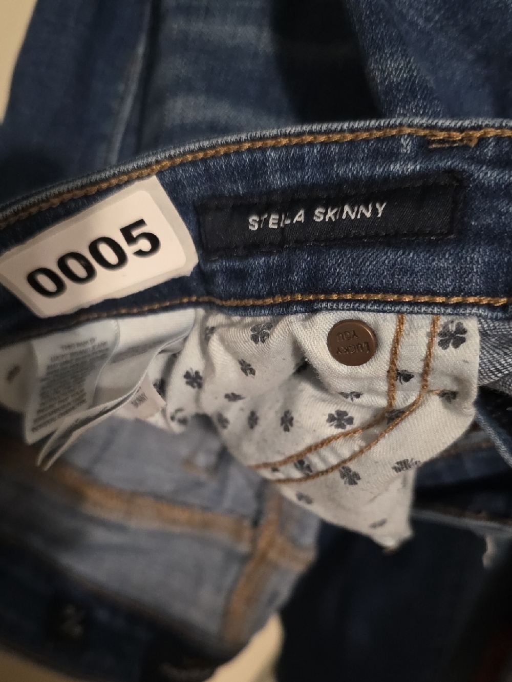 Lucky Brand Stella Skinny Jeans - Picture 9 of 9